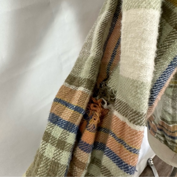 AEO Lightly Distressed Plaid Flannel 459 - Picture 2 of 5